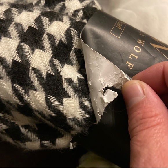 Virginia Wolf Large Houndstooth Knit Scarf One Size NWT - Picture 6 of 8